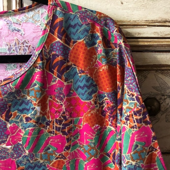 ♦️2/$30 CANDY Irma Tunic Top LuLaRoe - Picture 2 of 6